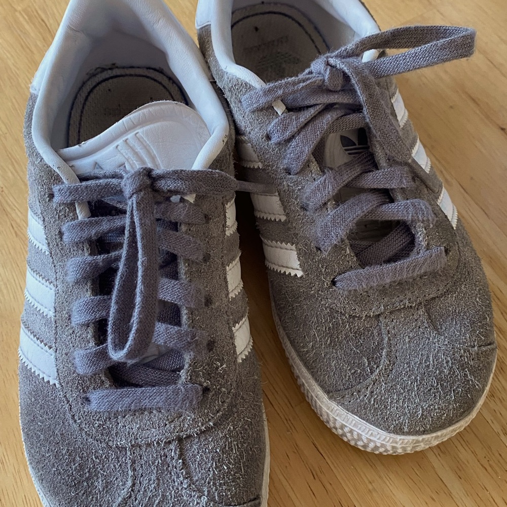 Youth Gazelle Adidas Suede sneaker